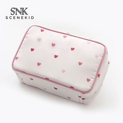 Bella borsa rosa stampata della spazzola di trucco del tessuto del raso del cuore con la chiusura lampo